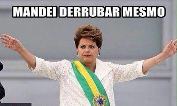 sitettopic's tweet photo. Internautas acusam @dilmabr por morte de @eduardocampos40 http://t.co/426yDpPLKJ #LutoEduardoCampos #RipEduardoCampos http://t.co/k2R6Oi5LzZ