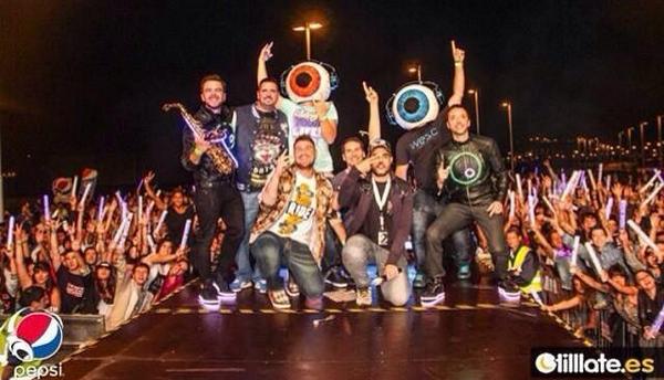 Los40Dance's tweet photo. Buenos🌞 Gracias #Málaga ❤️
La #GiraMaximabyPepsi sigue
http://t.co/a1pgoz9pqt
Hoy #PlayaSanLúcar #Cádiz😎 http://t.co/7h7mCocmjH