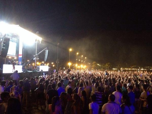Los40Dance's tweet photo. Buenos🌞 Gracias #Málaga ❤️
La #GiraMaximabyPepsi sigue
http://t.co/a1pgoz9pqt
Hoy #PlayaSanLúcar #Cádiz😎 http://t.co/7h7mCocmjH