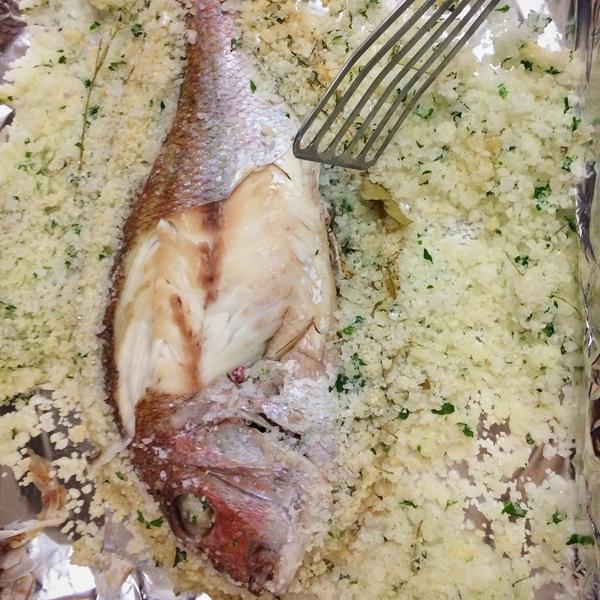 dbfinecook's tweet image. #snapper in a #herb #saltcrust 
[#thyme, #bayleaf, #citrus] Shabbat Shalom! #dbfinecook