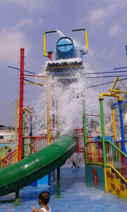 ibrahim_bobby's tweet photo. lg event dit..@adhityakusma: Lho nang sda bob "ibrahim_bobby: bak tumpah.. ~ at suncity waterpark http://t.co/vvy81UgPf2"