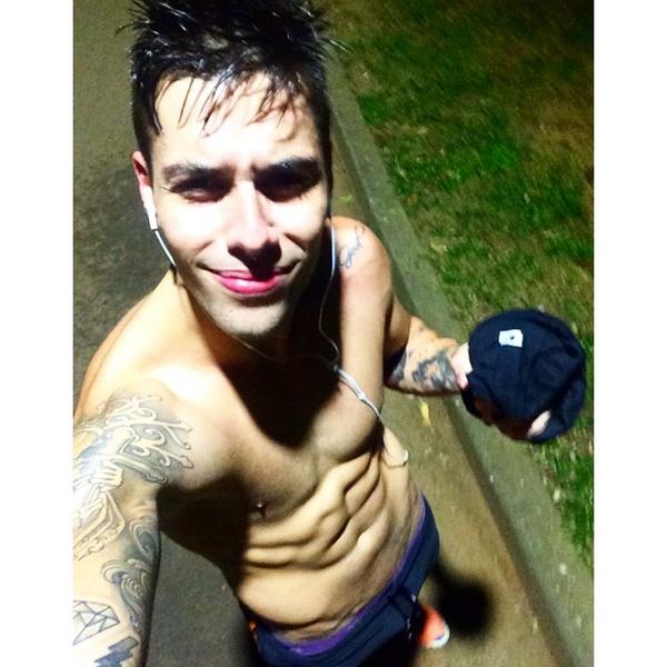 pietrogirard's tweet photo. fui correr e peguei uma chuvinha pouca http://t.co/sOJdSAPEbz