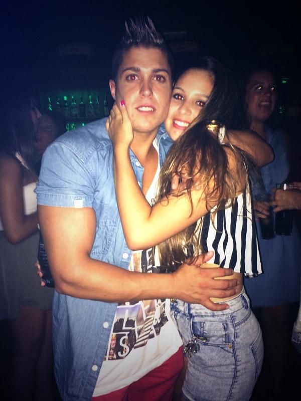 EvaCarmona13's tweet photo. Con el mas guapo jeee 😘😘 @raska_99 http://t.co/5keBYeRM1V