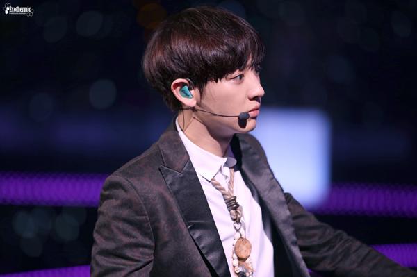Exothermic12's tweet photo. 140712 THE LOST PLANET IN TAIPEI  #EXO #엑소 #CHANYEOL #찬열 3/3 Don't edit the pictures&amp;upload to Tumblr. thx. http://t.co/lSBq6HFYbs