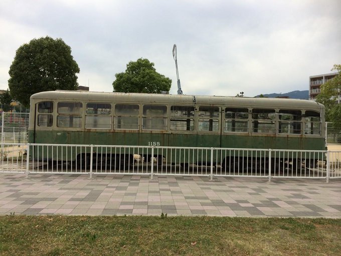 昔の路面電車も有った…なぜか 楠公行なんとなく、路面電車は寂しげな雰囲気…妖怪人間ベムであった怖い話を思い出す…入っては