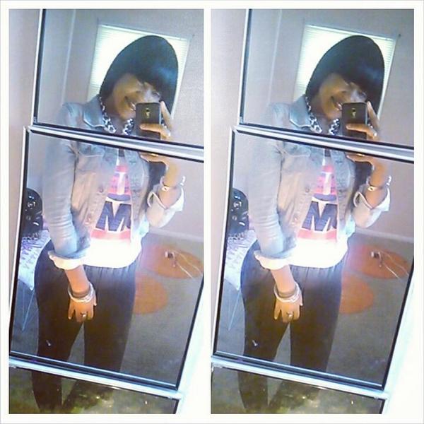 SlimTanjanique's tweet photo. Me for today ...goodnight ✌💋❤👼😍😘👑#blacklipstick #Fleee http://t.co/pxPPSD8Kdd