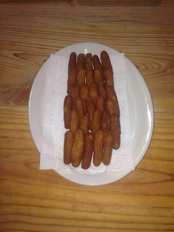 AnaPicaderas's tweet photo. @Santirasta97 para el hambre que madruga. http://t.co/aTlD4AgLws