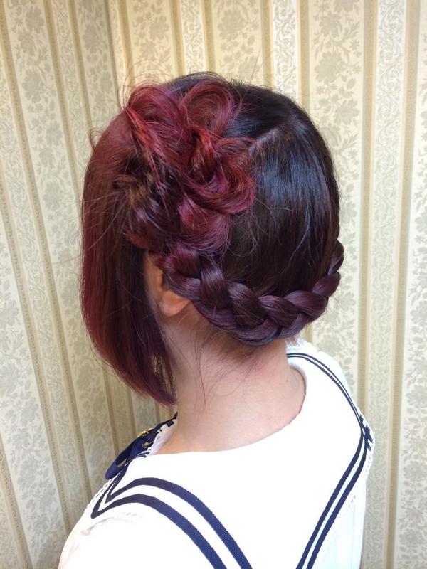 シャンテグラム En Twitter お客様紹介 ブリーチをせずに 赤茶系グラデーションカラー 明るめカラーだと見た目も楽しいですし まるでコサージュのようなアレンジも可能です おさげで 毛先にリボンとか小物つけるとルンルンです Http T Co Jewjitbpc6