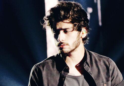 1D_WorldInfo's tweet photo. HQ Zayn on stage in Toronto last night! (Aug 1st) #69 http://t.co/FXeVyl6yRE