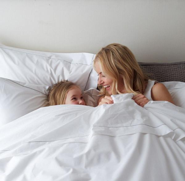 WEEKEND MOMENTS | Today is national daughters day, make the most of these morning cuddles!