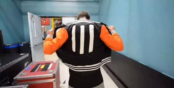 schzimmydeanie's tweet photo. And you can too haha RT @HayleyWen: @schzimmydeanie You look so good with this jacket http://t.co/ga645OatnE