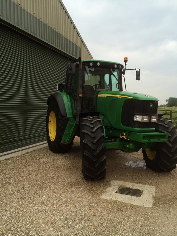 LCSJess's tweet image. Our JD 6820 has gone out on hire today, wont see it until after harvest now! #harvest14 #farmers #LCS #hire