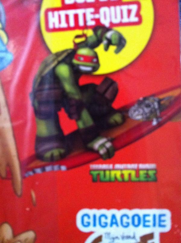 Haha seeing <a href="/Ashton5SOS/">Ashton Irwin</a> on the cover of Nickelodeon magazine makes me so happy😊💕