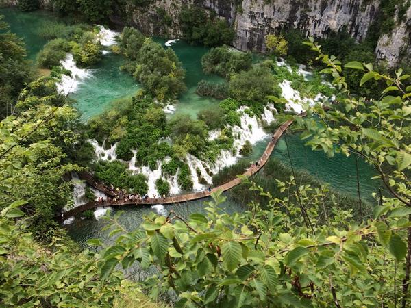 TINAisKIKi's tweet photo. Saw #plitvice lakes yesterday. Turns out James Cameron wasn't as creative with Avatar, as we thought. http://t.co/hII0wQ0vz5