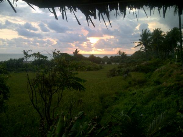 Seger guys disini.. Ada yang pernah kesini..?? Tepat nya pantai pasput kalapa hiji katanya sihh :))))