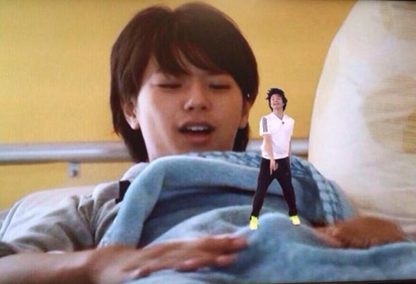 Sexyzoneの画像くださいbot 勝利くんのモッコリの上で楽しそうな中島健人の画像ください Http T Co 4hhdealubv