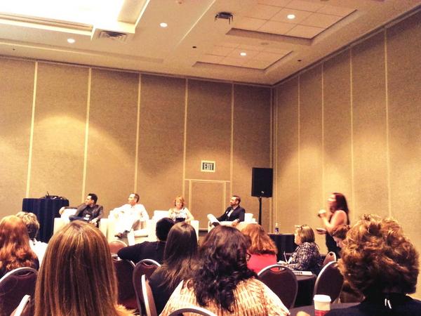 EventTechNomad's tweet photo. Packed house for succession session! #CLF14! @TomAndrika @kiwicynthia @BLavin and Matt Wales @MPIGNY @MPIGCC @PMPI1 http://t.co/o6ihx4MdGY