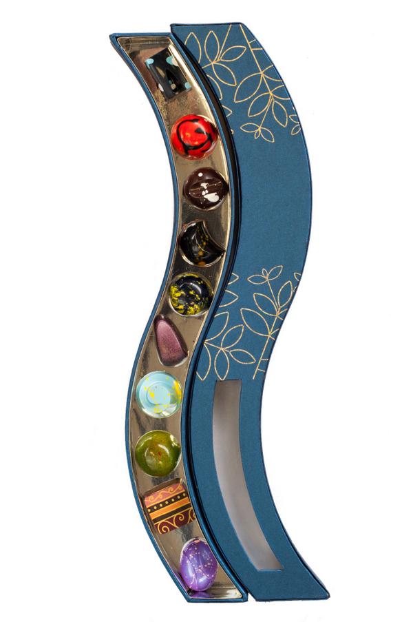 NoelaChocolate's tweet photo. The sexy curve box from Noela chocolate filled with our Artisan chocolates. 239-Sweetly http://t.co/KEgylsnM54