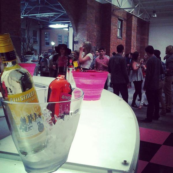 grapeday_out's tweet photo. @4thstreetwine #grapedayout #colourmegrape http://t.co/FbOWK7uUbM
