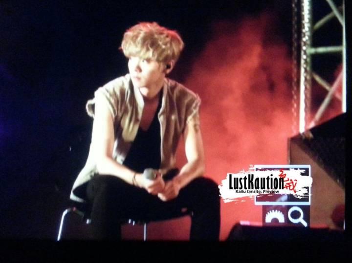 BuCGNmmCEAA5Am0.jpg:large