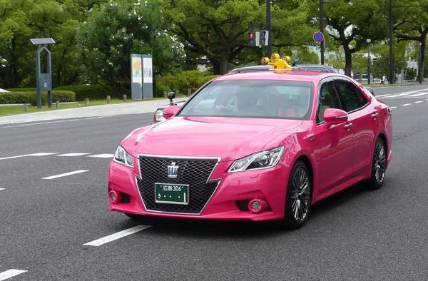Kunio Shibata 広島市内を ピンククラウンのタクシーが走ってた 目立ち過ぎ Http T Co 5vhekgqzi4