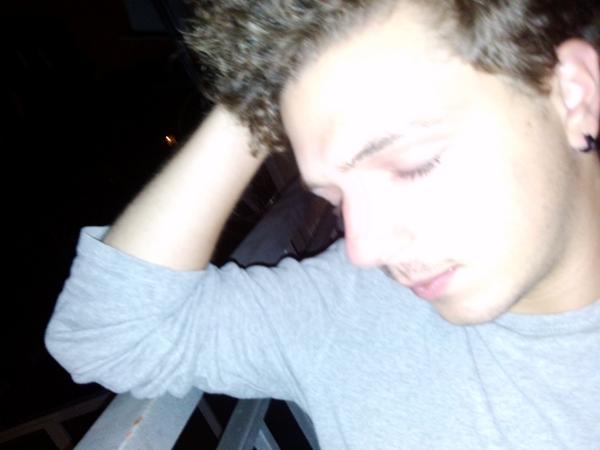 95Rox's tweet photo. Metti gli sci, sono mister freddezza ~ Guè http://t.co/7KfcEGj1NN