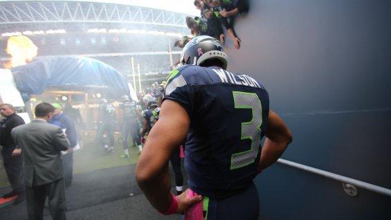 hawkblogger's tweet photo. Win a Russell Wilson jersey. All you have to do is retweet this tweet and follow @hawkblogger &amp; @SportsBlog. Easy! http://t.co/cpdjBhqwnL