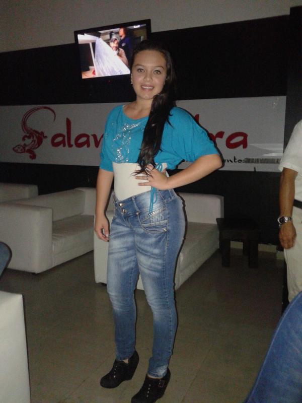 Stefany_gil's tweet photo. que noche ♥ http://t.co/I9JBVVtBX4