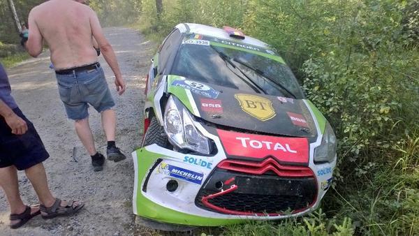 Raliul Finlandei - Simone Tempestini abandoneaza de pe a doua pozitie JWRC