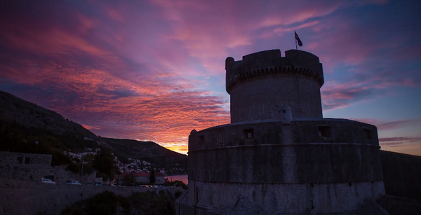 A 30-Country Timelapse Tour of Europe buff.ly/1rTMQRA via <a href="/TwistedSifter/">TwistedSifter</a>