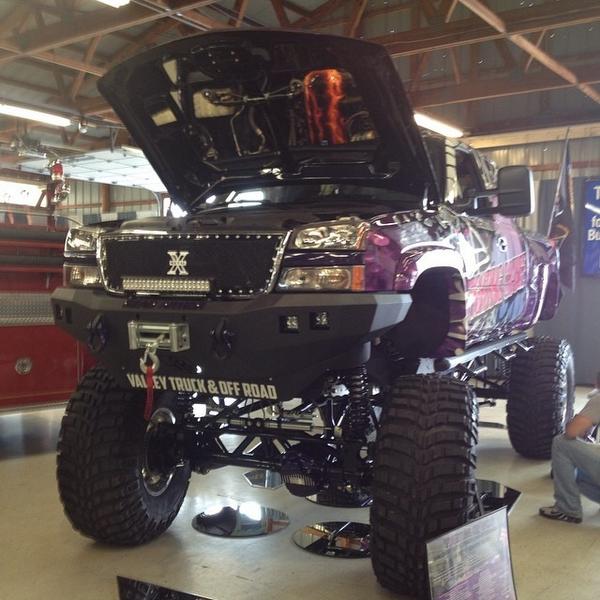 EdgeProducts's tweet photo. Runnin the #EdgeCTS #Duramax #carlisleAllTruck #lifteddiesel http://t.co/AVGhhtKE0B