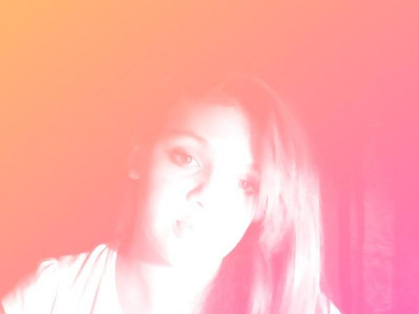 gaiaperozzo's tweet photo. 6 il primo mio pensiero che al mattino mi sveglia, l’ultimo desiderio che la notte mi culla..♥♥♥� #webcamtoy http://t.co/zwjDb1PQQE