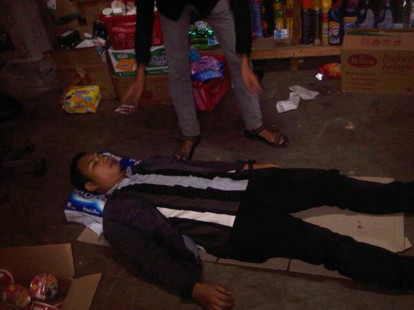 Hypnotist di gudang Toko..