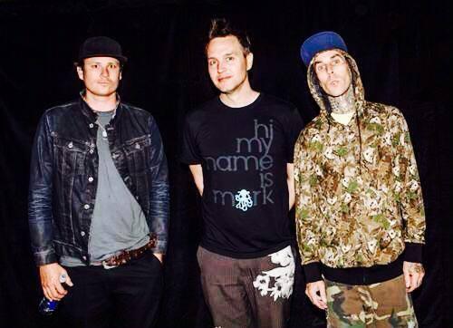 Blinvk's tweet photo. #22yearsofblink182 sucate, loro sono ancora qui http://t.co/cTVamN9VTf