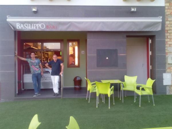 "<a href="/climaxarahal/">climaxarahal.com</a>: Basilippo B'art situado frente a <a href="/TorrevictoriaS/">Torrevictoriaeventos</a> y #picapica <a href="/ambiguocafebar/">ambiguo café+bar®</a> "