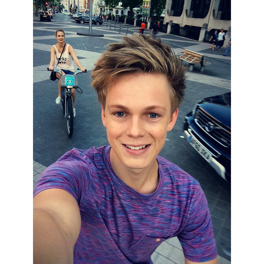 Caspar Lee on Twitter: &ldquo;Took my beautiful sister for a cycle around