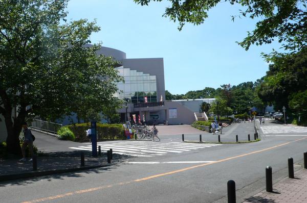 横浜国立大学生協 Ar Twitter 本日もオープンキャンパスが開催されています 休憩 昼食は第一食堂横の建物 大学会館 が便利です 1階はアイスや飲料弁当があります 2階3階にはレストランがあります Http T Co Vetizydw5h 横浜国立大学生協 Ar Twitter 本日もオープンキャンパスが開催されています 休憩 昼食は第一食堂横の建物 大学会館 が便利です 1階はアイスや飲料弁当があります 2階3階にはレストランがあります Http T Co Vetizydw5h