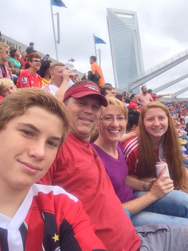 Motion_Wizard's tweet image. Half time at BofA stadium for the Guinness Cup.