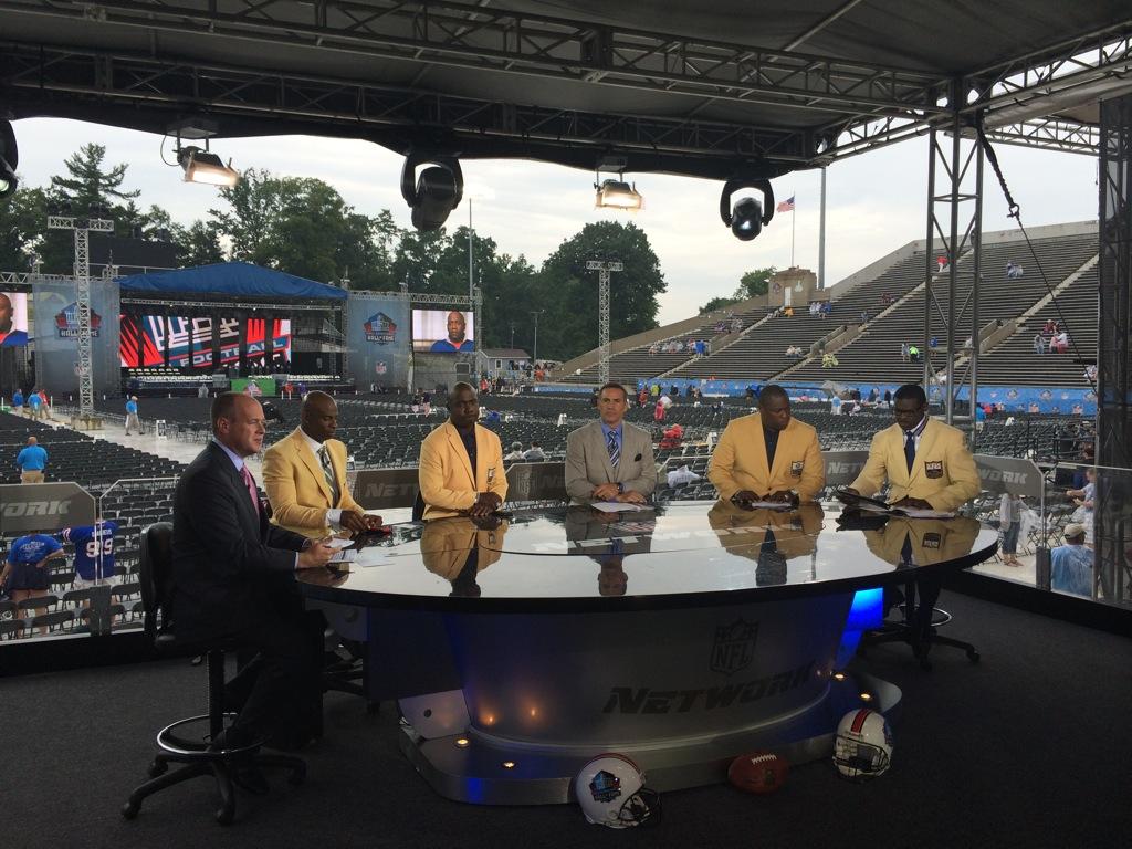 BuECnwpCUAAvJLZ.jpg:large