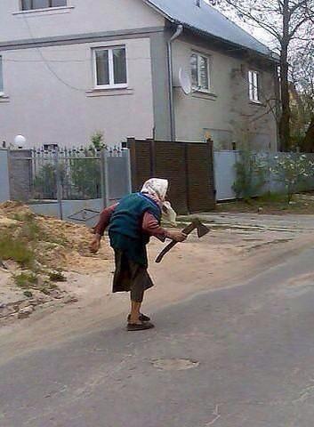 Rich_750's tweet photo. Hahahaha xd "@EI_Acertijo: —Abuelita, me robaron el suéter que me hiciste.

— http://t.co/pVCn57761o"