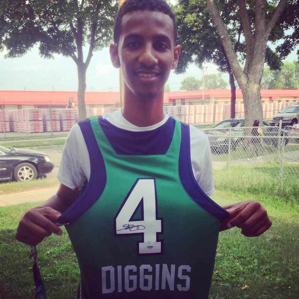 Happy Birthday to the beautiful Skylar Diggins 