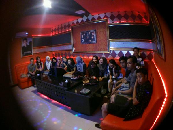 APPLEnetco's tweet photo. Cuma kita yg tau betapa berartinya 2 jam kemarin di tempat ini gengs :') http://t.co/lL8JD5mc73