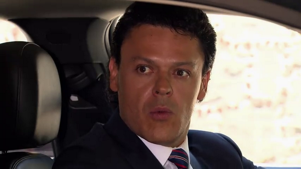 PedroFer_Fans's tweet photo. #CAPTURAS 12 #HastaElFinDelMundo Capitulo 5 - @pedro_fer @MarjoDSousa Y ahora quien podria defenderme? #SuperChav http://t.co/XVVK9r5p1C
