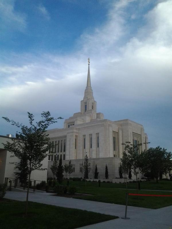 Just took a tour of the #ogdenldstemple! What a beautiful place where we can receive #eternalblessings #mormon #lds