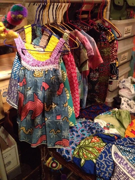 Yosuke Baobab これがアフリカの布で作った子供服 ワンピースやサルエル 他にもシュシュやアフリカンヘアバンドなどめちゃくちゃかわいいです Http T Co 7rfextv4