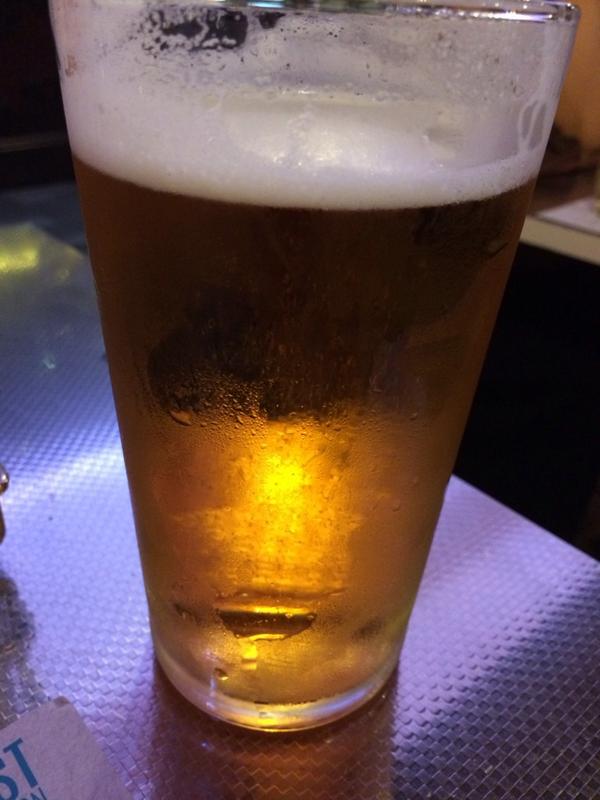 DarylW__'s tweet photo. 4am beer #fosterstop #holiday http://t.co/RibqMGw00U