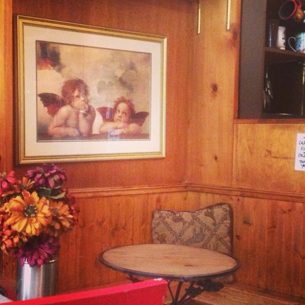 anamk10's tweet image. Adorable cafe on the upper east side, pictures of little baby cherubs hanging on the walls. #javagirl
