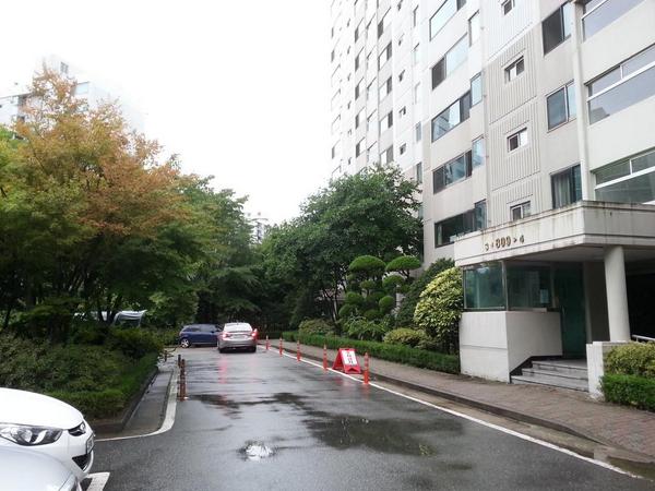 today_we_r's tweet photo. 어렸을때 살았던 동네에 가면 느껴지는 특유의 감정이 있다..그리고 항상 생기는 의문...여기가 이렇게 작았었나??그땐 참 크고 넓었던거 같은데... http://t.co/nIfP8pHgZ4