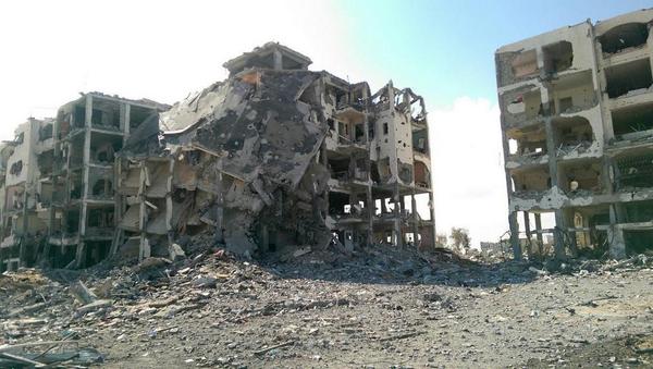 Abrag Al-Nada neighbourhood completely destroyed.Steady stream of families returning to remains of their homes #Gaza