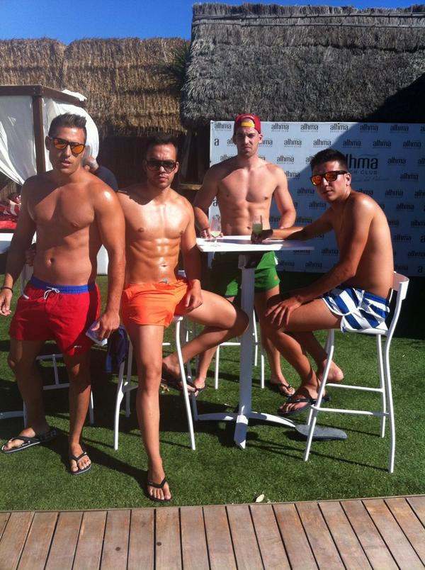 Ivi120's tweet photo. Increible semana en conil con mis chavales!! #rober @Albertosses @rubenmafi http://t.co/Jl3oGeJzYn